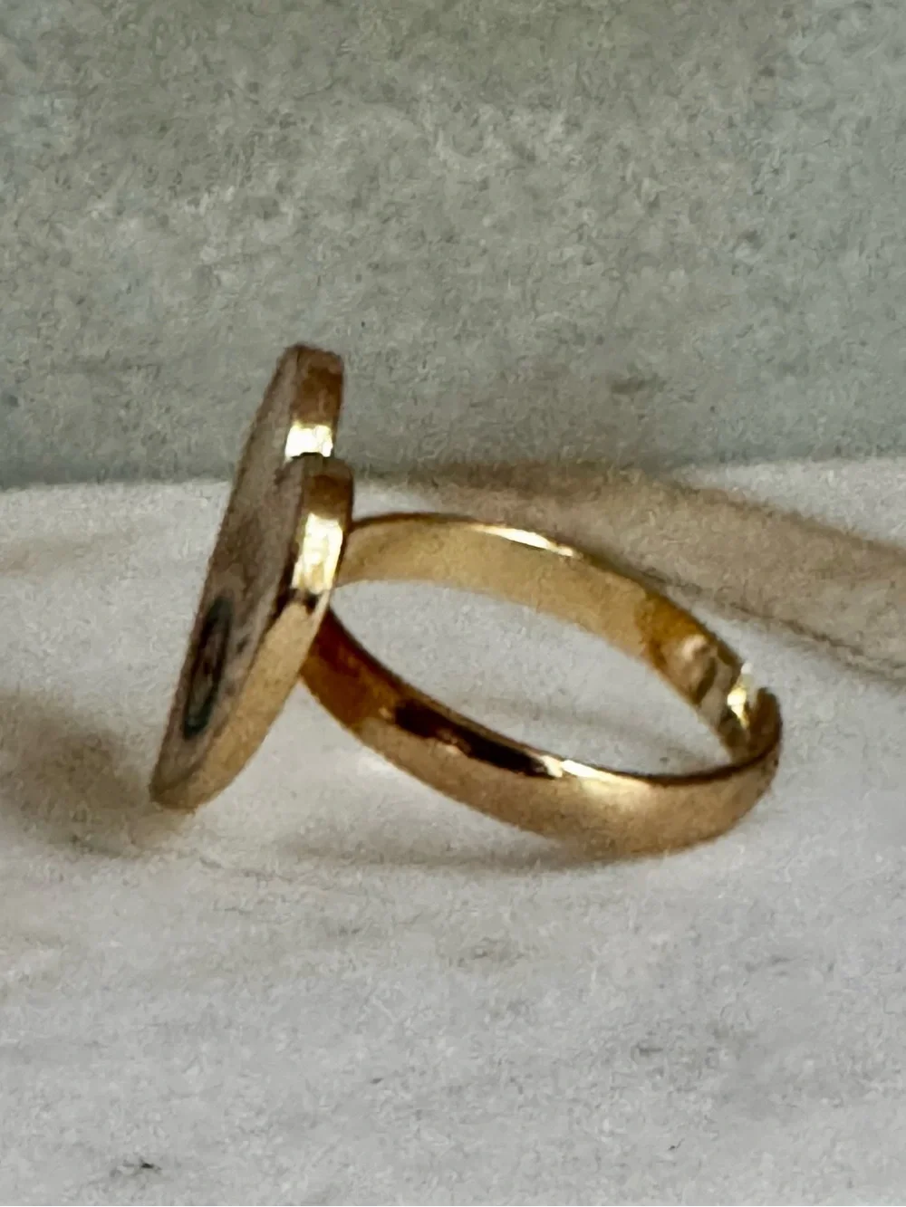 N/A delicate gold